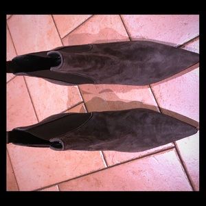 Manolo Blahnik Light brown heeled booties